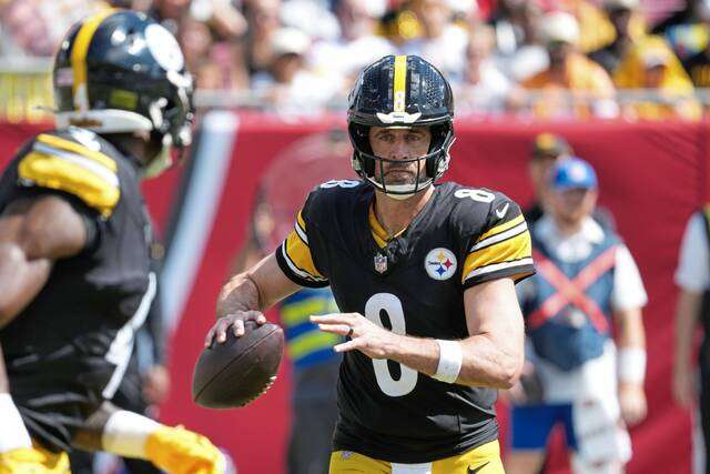 Steelers kicker Chris Boswell prepares to kick during the game against the Tampa Bay Buccaneers.