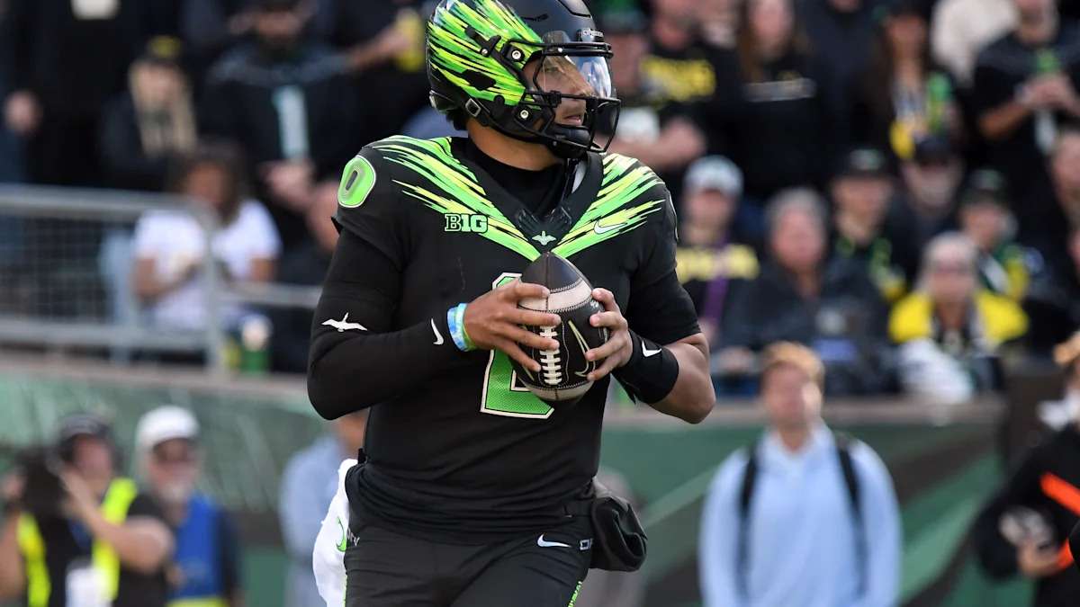 Oregon Ducks quarterback situation ahead of Nebraska game